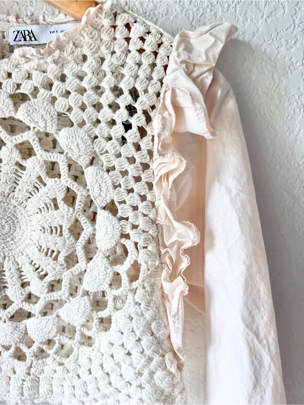 Zara Cream Crochet Ruffle Sleeve Crop Top Sz S